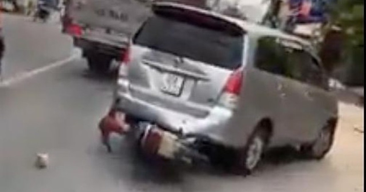 CSGT cùng người dân truy đuổi ô tô 7 chỗ như phim hành động