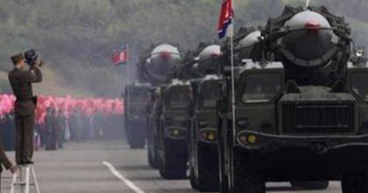 Triều Tiên sẵn sàng phóng tên lửa tầm trung