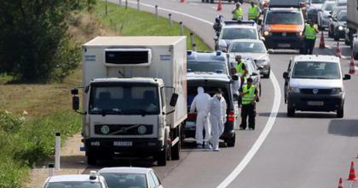 Kinh hoàng 50 thi thể người di cư trong một xe tải ở Áo