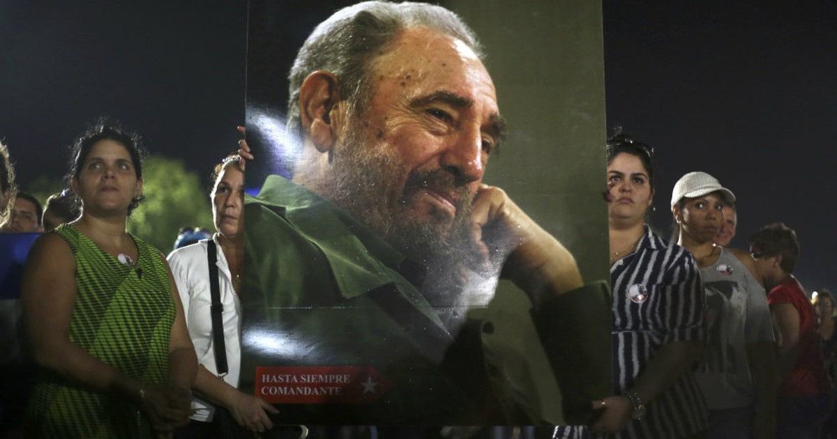 Cuba tiễn đưa di hài lãnh tụ Fidel Castro về Santiago de Cuba