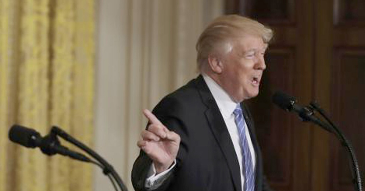 Ông Trump chỉ trích tình báo Mỹ rò rỉ thông tin mật như ‘cho kẹo’