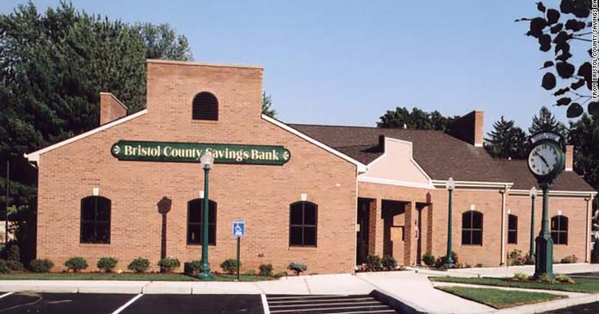 Cặp đôi cướp ngân hàng ngay cuộc hẹn hò đầu tiên