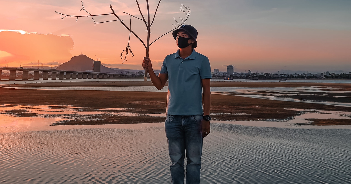 Muôn kiểu bắt 'trend' từ người trẻ sau MV 'Trốn tìm' của Đen Vâu