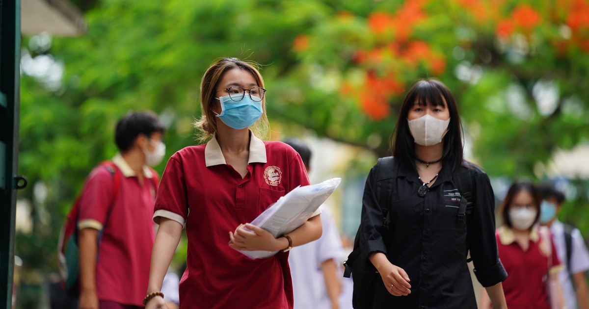 Học sinh giỏi quốc gia, thủ khoa khối C nói gì về đề thi tổ hợp KHXH?