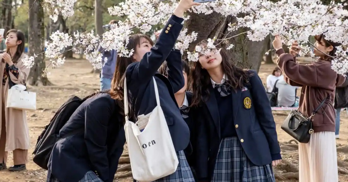 Gần 200 trường Nhật Bản sẽ hủy bỏ nội quy về màu tóc, đồ lót