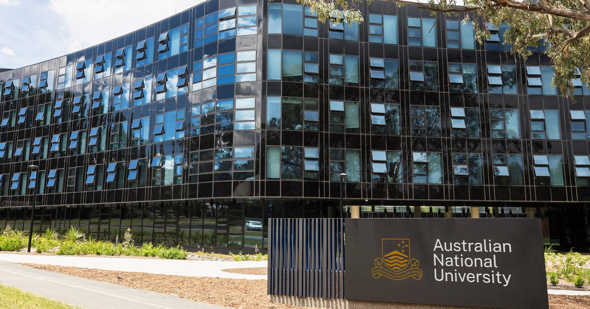 Lo ngại sinh viên dùng AI gian lận, các đại học chuyển sang thi trên giấy