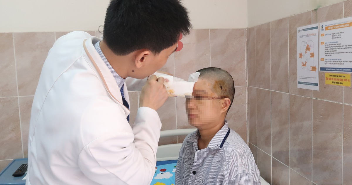 Tóc bị cuốn vào máy dệt, người phụ nữ bị lóc hết da đầu