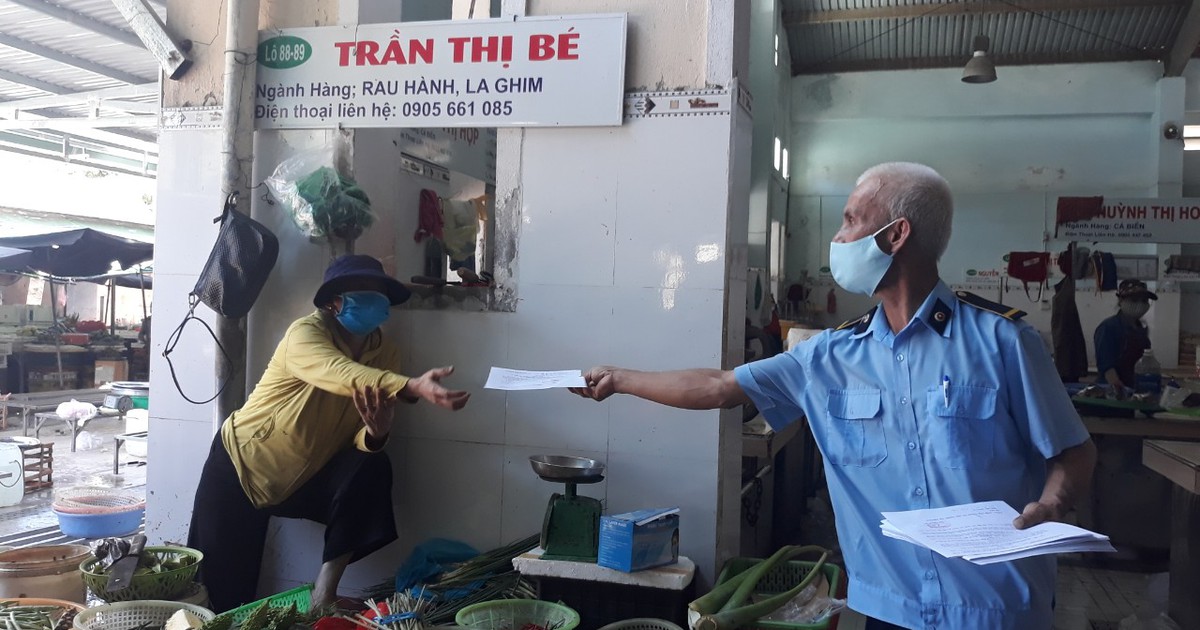 Đà Nẵng thực hiện phát phiếu đi chợ 3 ngày/lần cho người dân