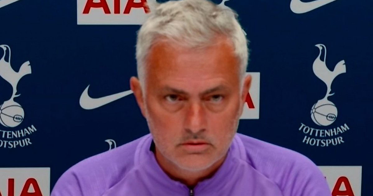 HLV Mourinho dẫn số liệu sai khi đáp trả chỉ trích của bình luận viên Paul Merson