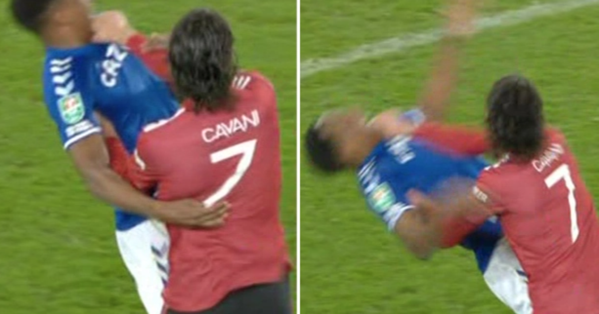 Tranh cãi vụ tiền đạo Cavani của M.U bóp cổ đối thủ nhưng không bị phạt thẻ đỏ