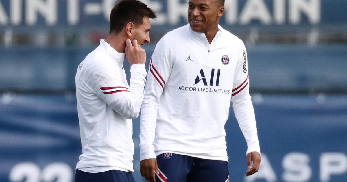 Mbappe bác bỏ thông tin bất đồng với Messi