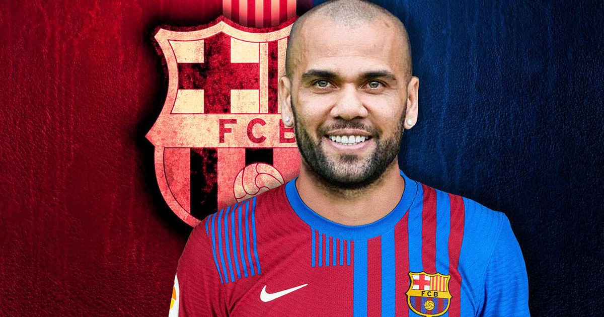 'Lão tướng' Dani Alves trở lại Barcelona với bản hợp đồng kỳ lạ
