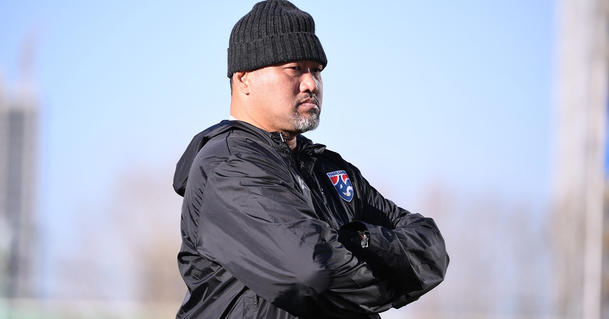 Muốn đòi lại HCV SEA Games, CĐV Thái Lan đòi thay HLV Worrawoot Srimaka bằng Mano Polking