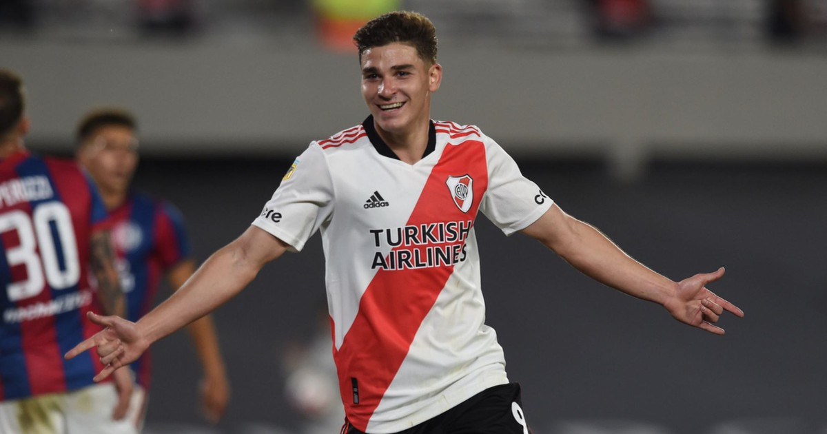 Man City đã mua tiền đạo, nhưng lại cho mượn ngay sau đó