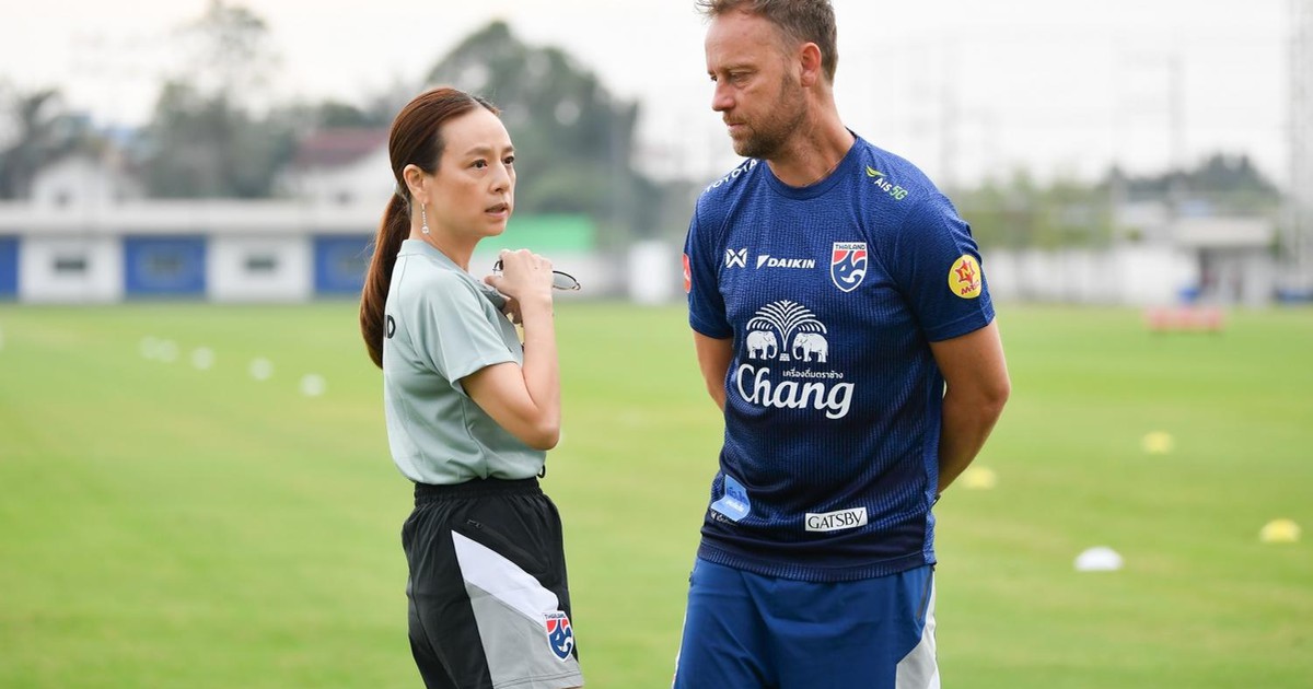 Thay HLV trước SEA Games, bà Nualphan Lamsam gây bất ổn U.23 Thái Lan lẫn đội tuyển?
