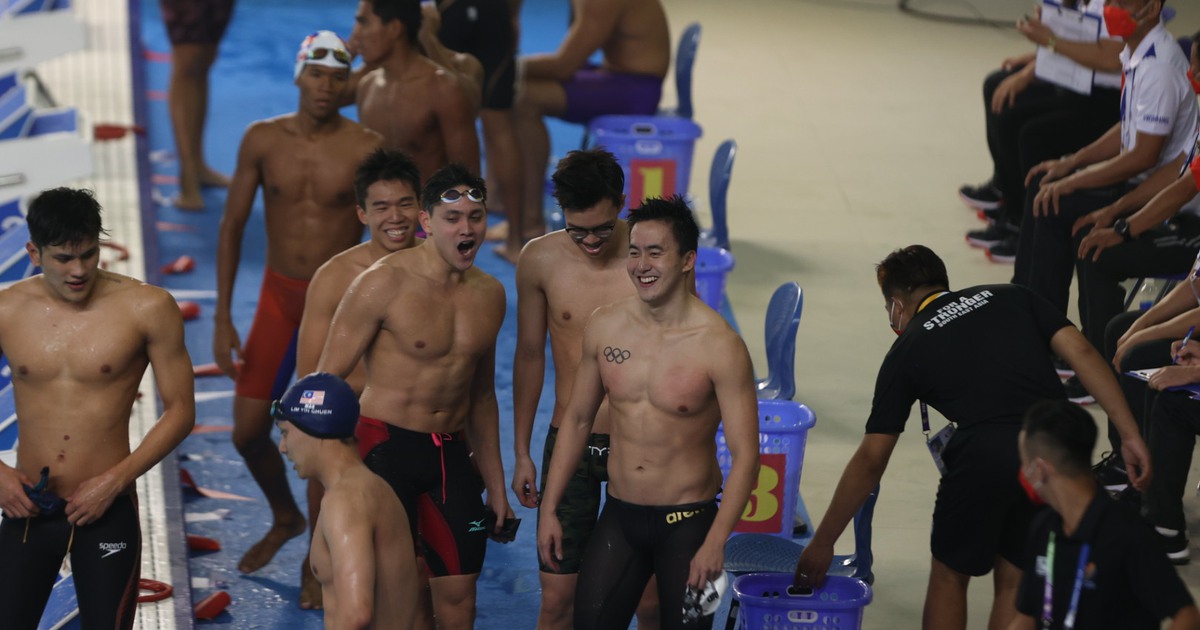 Tranh cãi Joseph Schooling phạm quy vẫn nóng trên báo chí Singapore