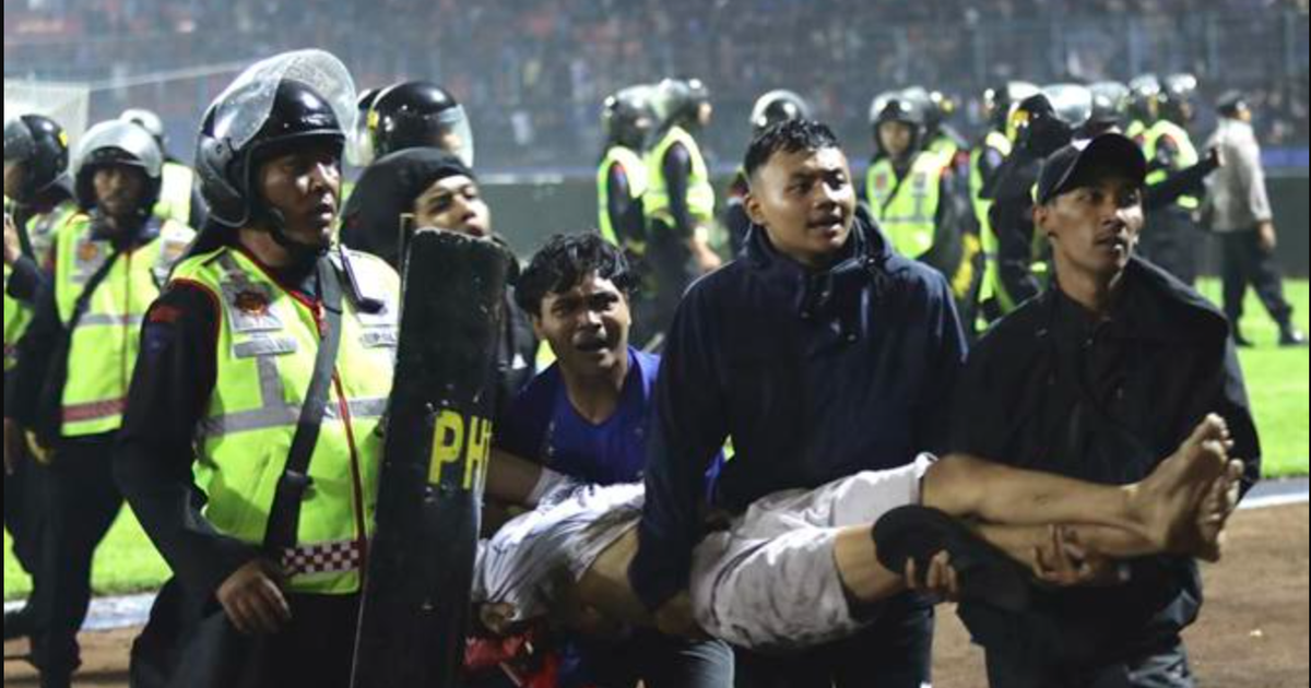 Báo Indonesia thừa nhận nhiều án phạt nặng đang chờ đợi PSSI sau thảm kịch chết người