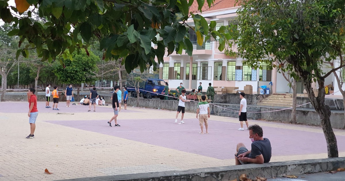 Bên trong khu cách ly người Việt và du khách tại TP.HCM: Ăn gì, sống thế nào?