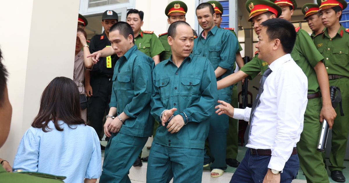 Vụ án buôn lậu xăng dầu: Thuyền trưởng Philippines xin lỗi và mong tòa cho hồi hương