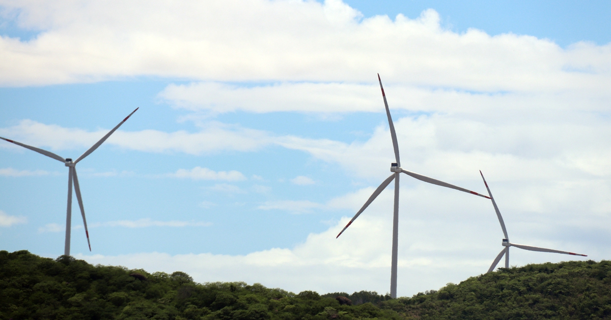 'Không ai đi thuê khách sạn ngay dưới chân trụ gió để ngủ đâu'