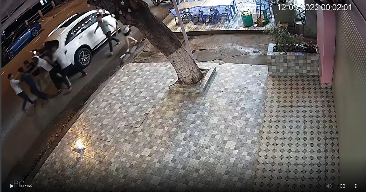 Tài xế xe Mercedes tông chết người ở Phan Thiết: Hai bên đã xô xát từ trước