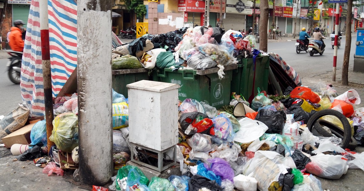 Chính quyền vẫn đền bù theo sổ đỏ cấp sai, đồng thời chuyển cơ quan điều tra?