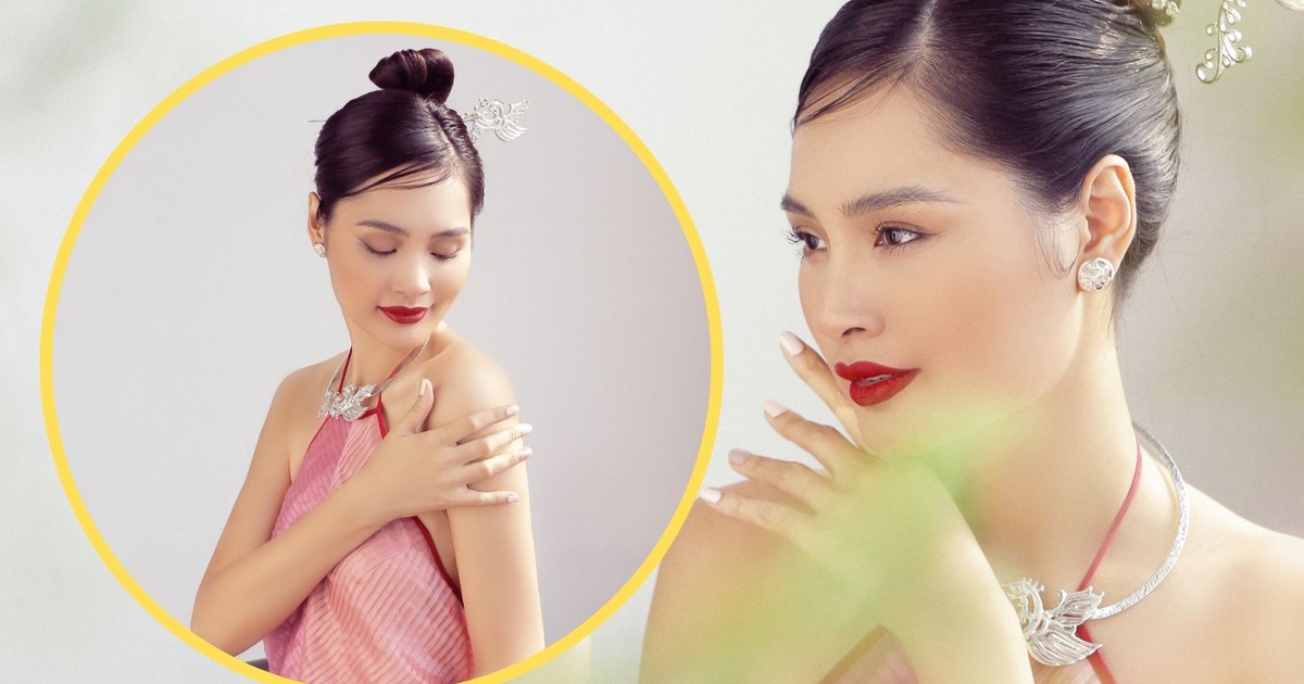 Hoa hậu Hương Giang diện áo yếm gợi cảm, khoe vai trần