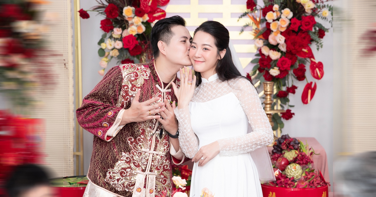 Karen Nguyễn rạng rỡ bên ông xã doanh nhân trong lễ vu quy