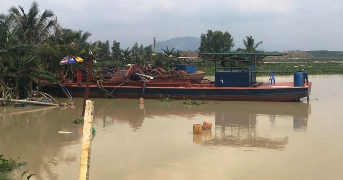 Nam Định: Nhiều đơn vị khai thác cát bị 'bêu tên'