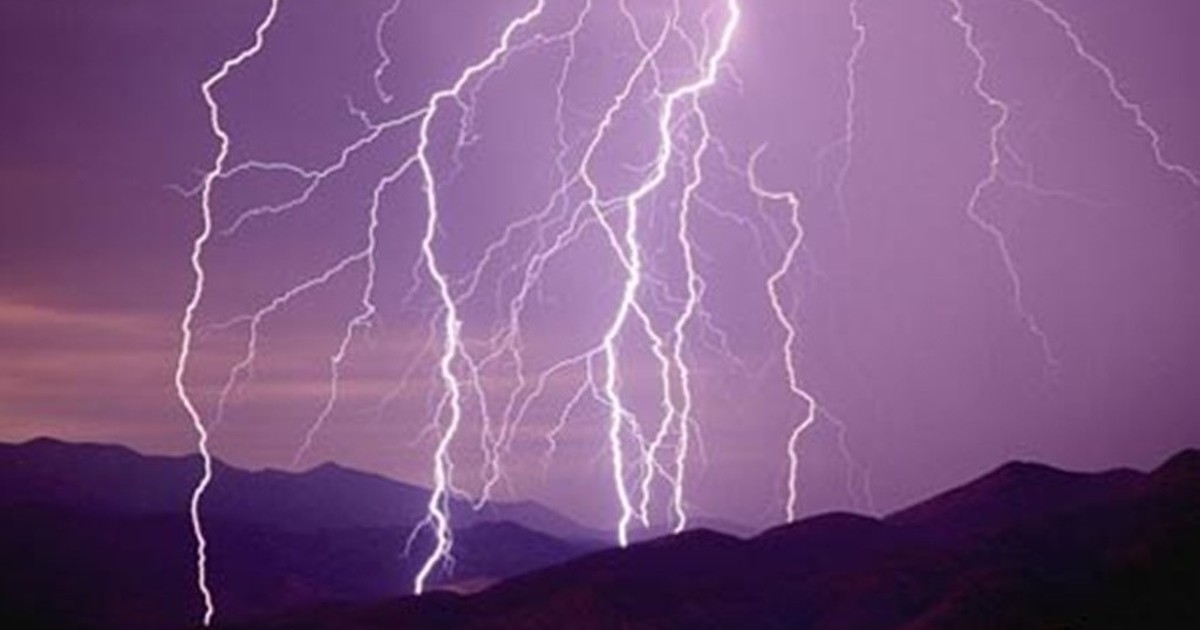 Thái Bình: Sét đánh, nhiều tài sản của một trụ sở ủy ban bị hư hỏng