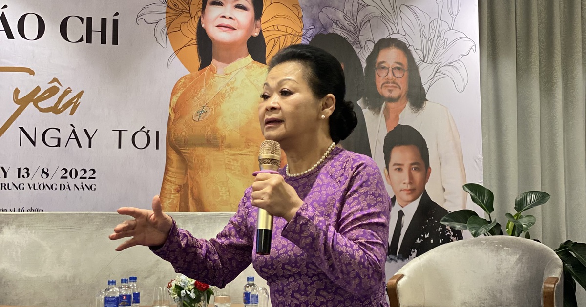 Ca sĩ Khánh Ly: 'Hãy yêu ngày tới, dù quá mệt kiếp người…'