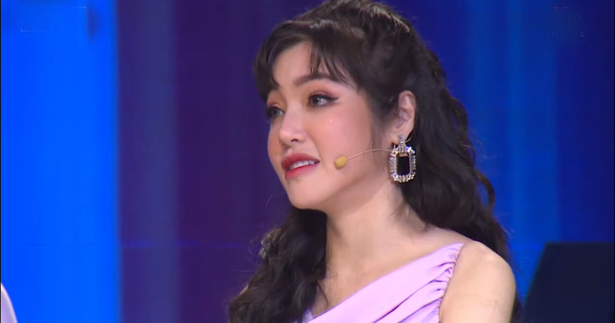 Elly Trần tiết lộ từng là nạn nhân của bạo lực học đường