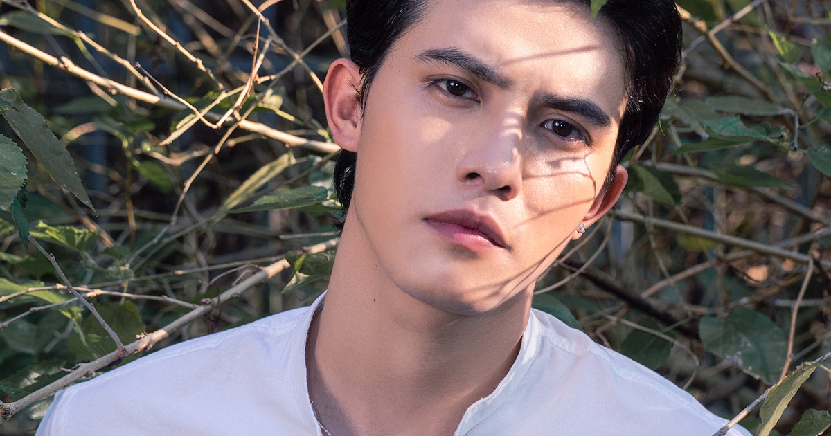 Trần Ngọc Vàng 'gây sốt' với hình ảnh 'soái ca' mừng sinh nhật tuổi 24