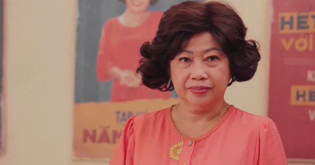 Phi Phụng: Đi đóng phim nhưng lúc nào cũng mang thùng sữa chua để bán