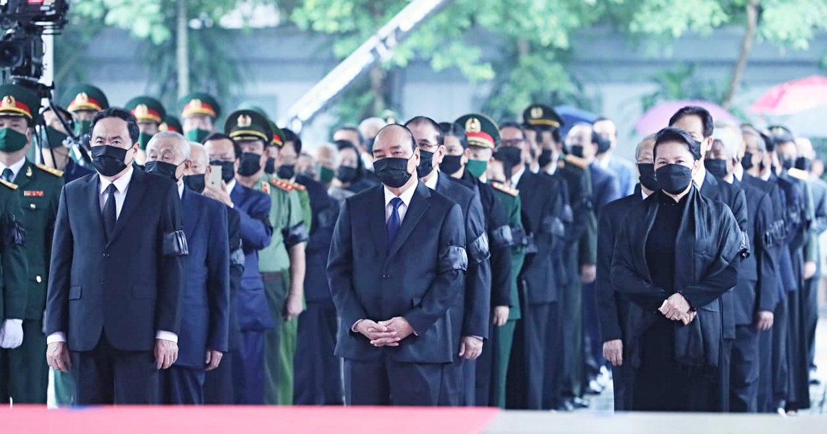 Lãnh đạo Đảng, Nhà nước viết gì trong sổ tang nguyên Tổng bí thư Lê Khả Phiêu