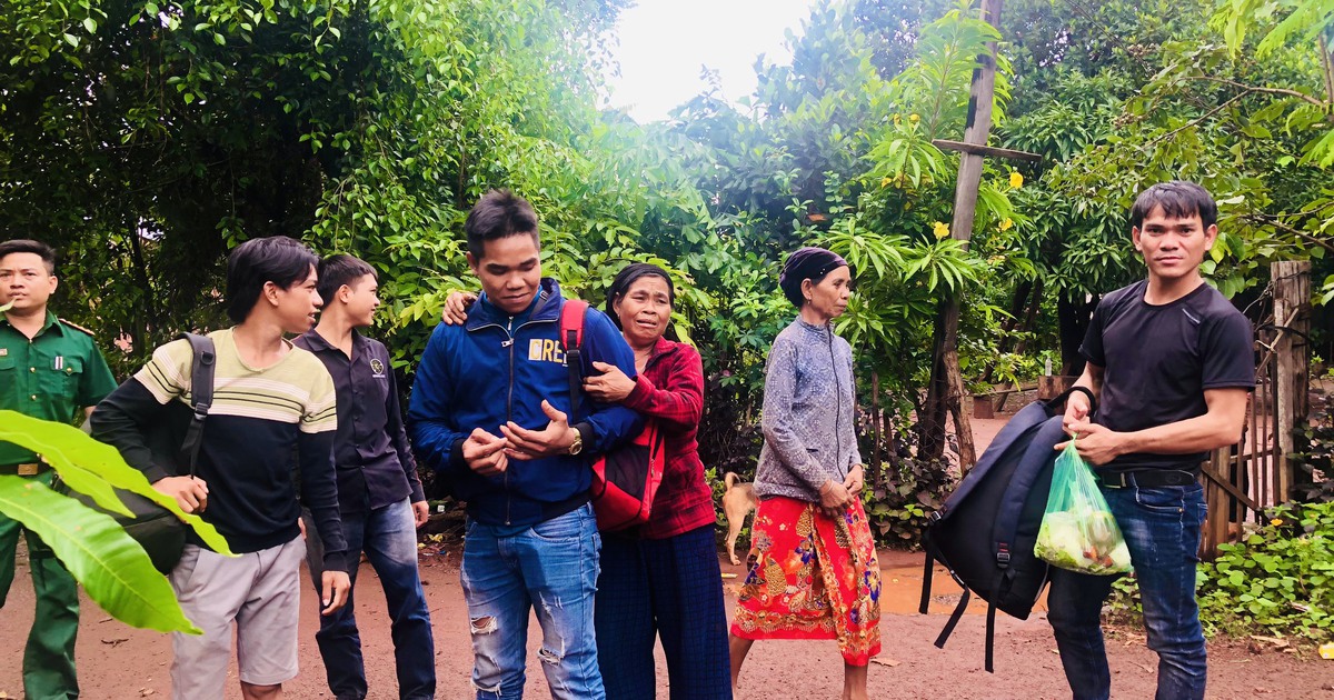 Nước mắt ngày trở về của các nạn nhân bị lừa sang Campuchia