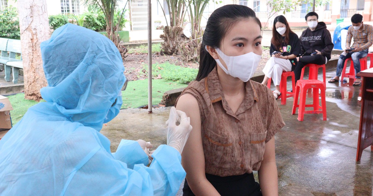 Bình Phước: Tiêm vắc xin phòng Covid-19 đợt 15 với 500.000 liều Vero Cell