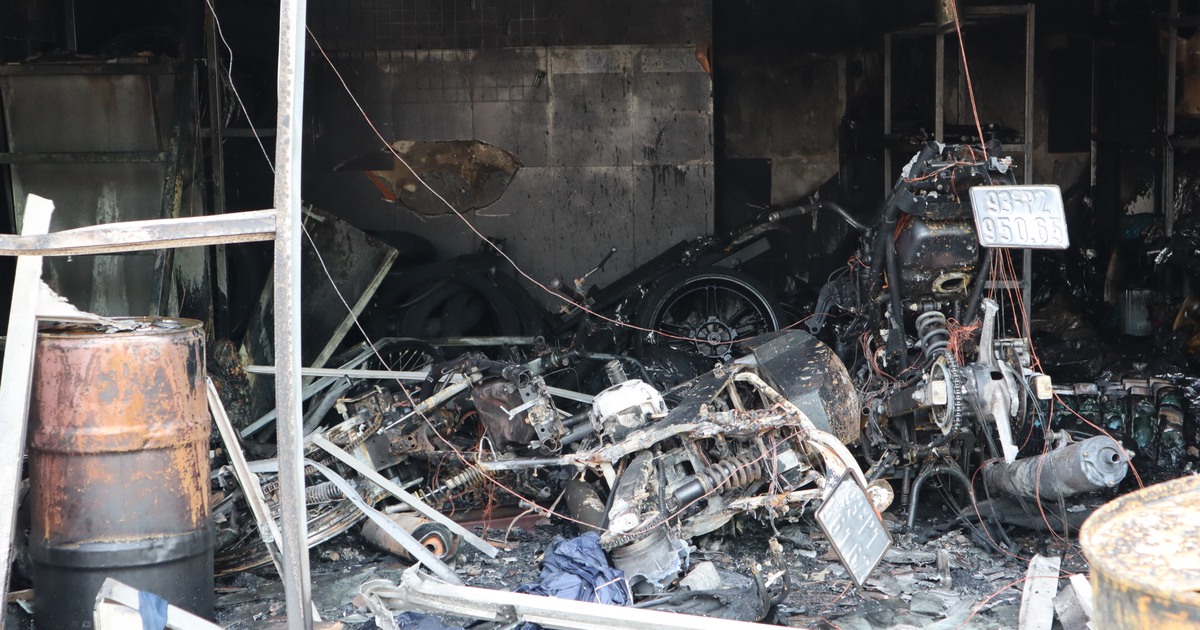 Bình Phước: Cháy lớn cửa hàng phụ kiện xe máy M4T Shop tại Đồng Xoài rạng sáng 9.4