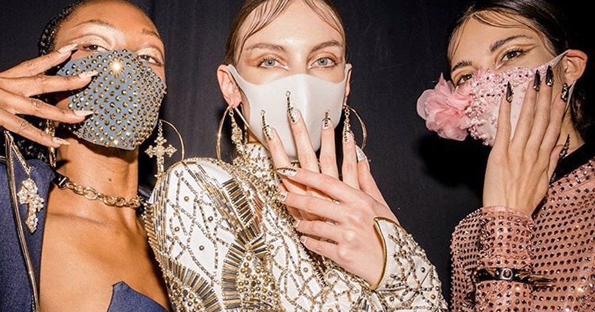 Cuộc chơi sáng tạo của ngành thời trang giữa đại dịch Covid-19