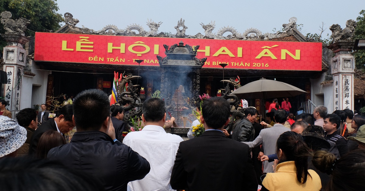 'Bão giá' trước giờ khai ấn đền Trần Nam Định