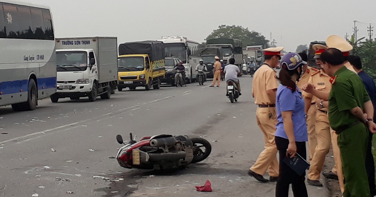 Tai nạn giao thông liên hoàn khiến 1 người chết, quốc lộ 10 ách tắc nhiều giờ