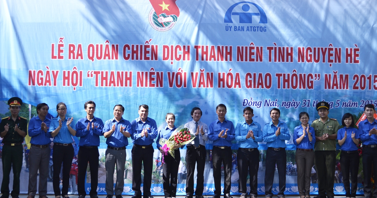 100 thanh niên tham gia ứng cứu nhanh tai nạn giao thông