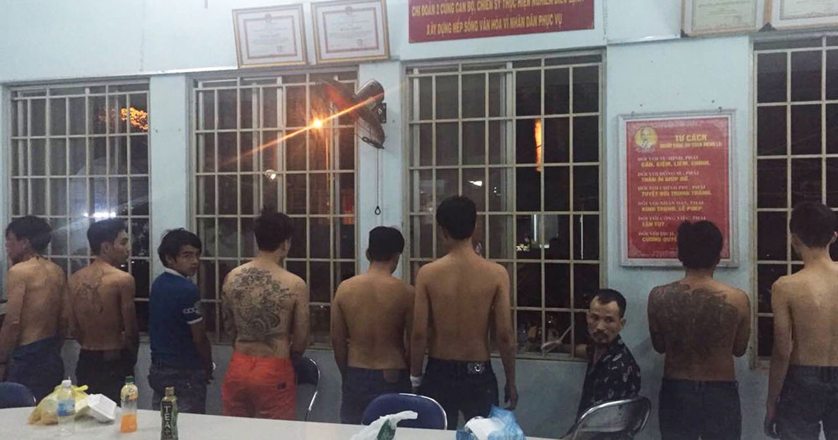 Bảo kê 'hút máu' gái bán dâm