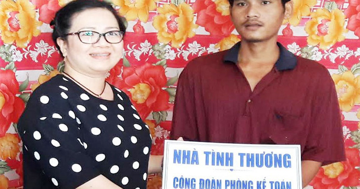 Trao nhà tình thương cho người nghèo ở Cà Mau