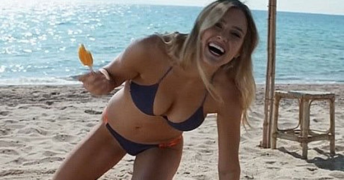 Quảng cáo khoe thân quá đà của sao thế giới bị cấm trên truyền hình