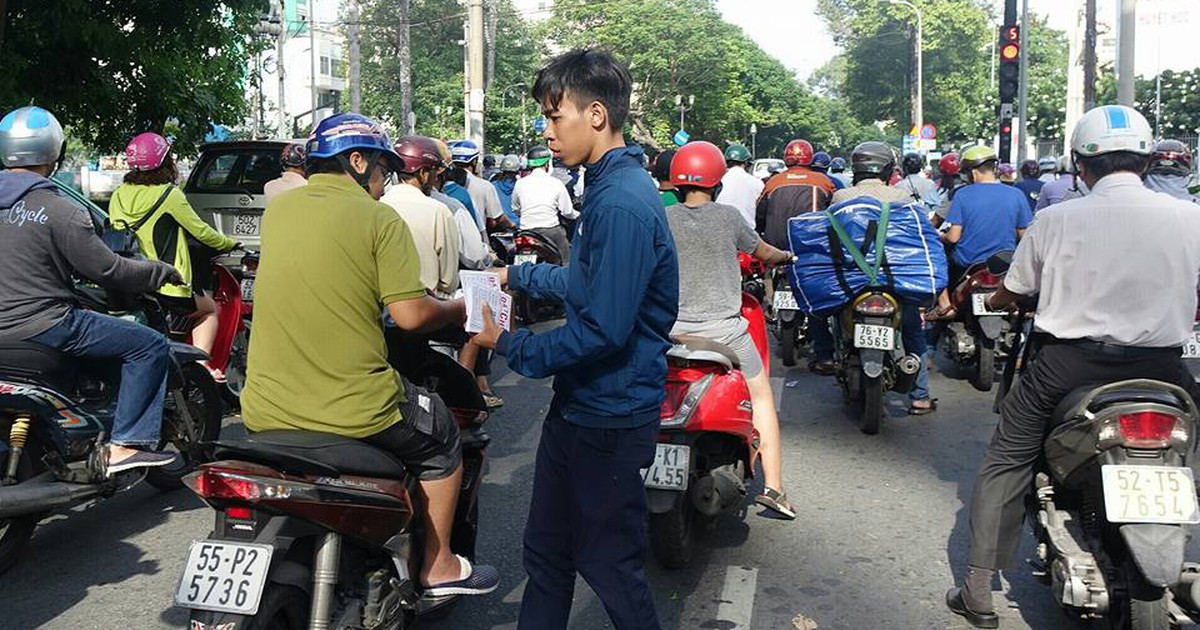 Đã đến lúc cần xử lý chuyện phát tờ rơi