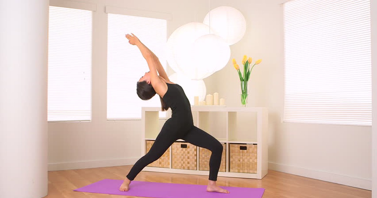 Bộ trưởng Giáo dục Anh: Nên đưa yoga vào chương trình học