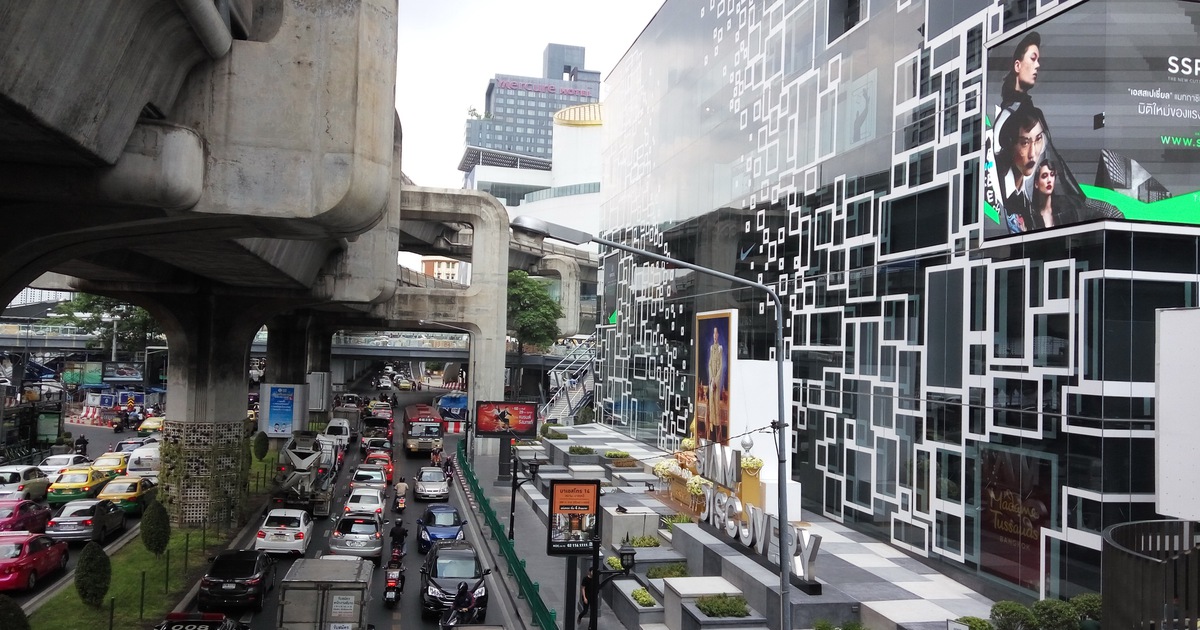 Thái Lan muốn thu phí đối với xe nước láng giềng