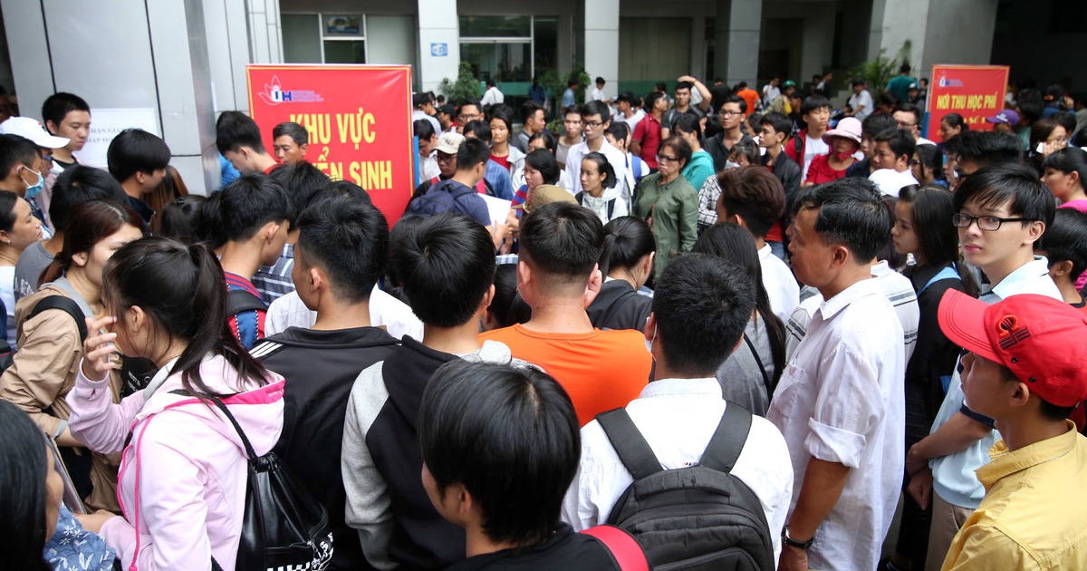 Hơn 100.000 thí sinh không xét tuyển cũng đóng lệ phí!