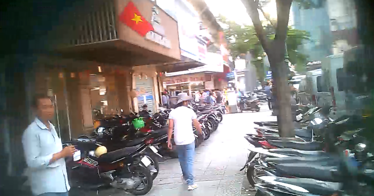 Điểm giữ xe không phép: Tồn tại vì phải chung chi?